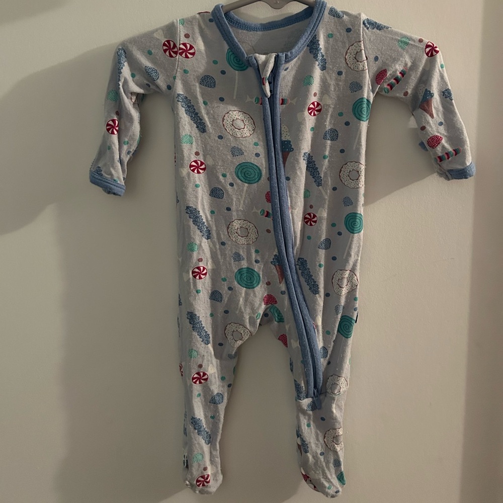Kickee pants newborn candy zipper footie VGUC